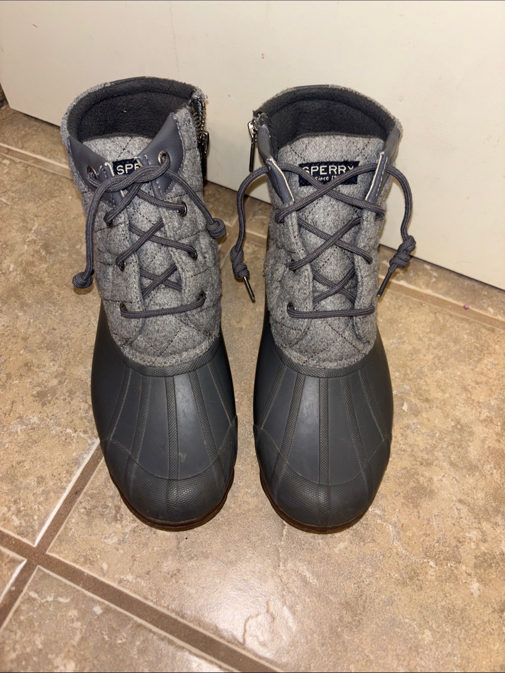 Sperry Quilted Charcoal Gray Duck Boots 8 waterproof wool